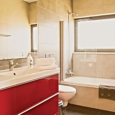 Vakantiehuis Holiday With Sea View 06